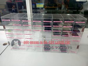 Kệ Mica Trưng Bày Sản Phẩm