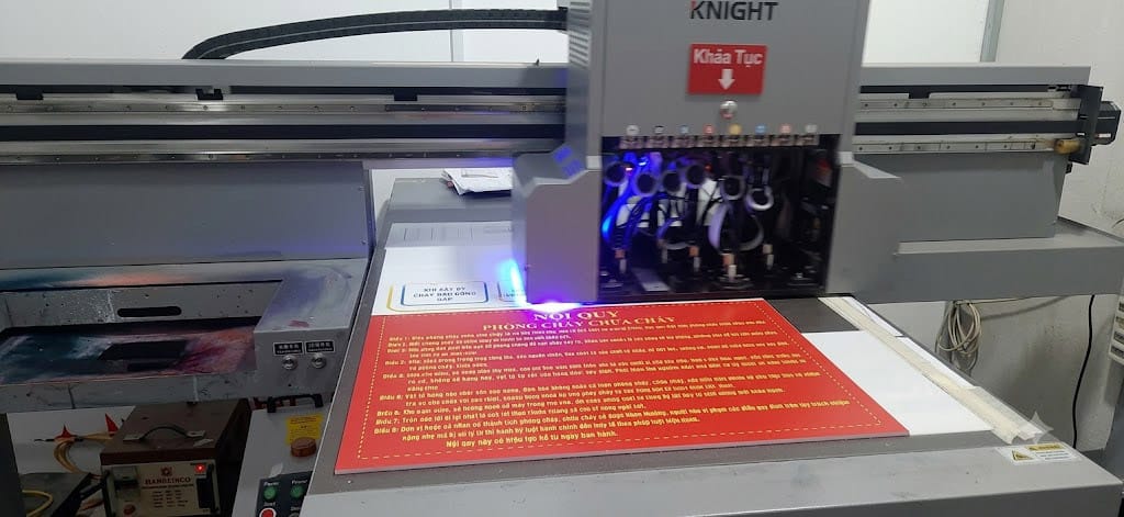 Bảng Giá In UV Trên Mica Mới Nhất 2026 Bảng Giá In UV Trên Mica Mới Nhất 2026