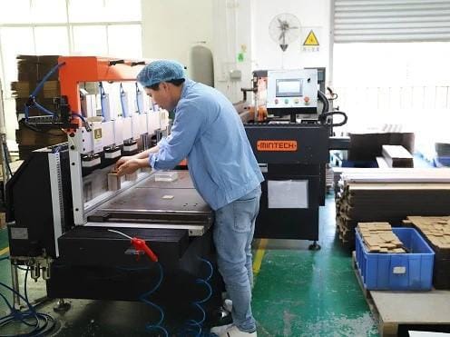 Gia công mica theo yêu cầu